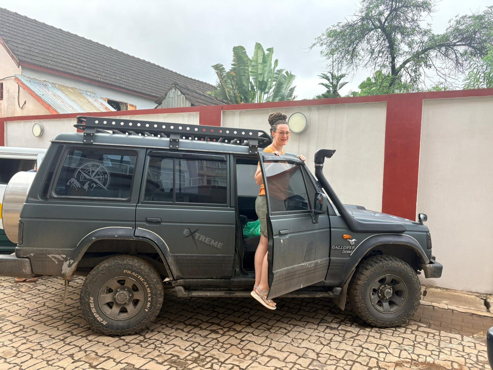 4×4 S∞Mada équipé d'une galerie de toit