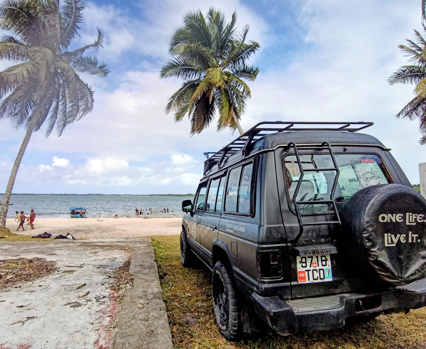 4×4 Half Mamba équipé pour le camping à Madagascar 4×4 Half Mamba équipé pour le camping à Madagascar